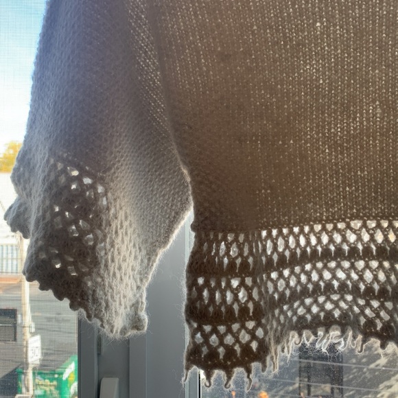 Exquisite cropped Wool crochet top - Picture 13 of 15
